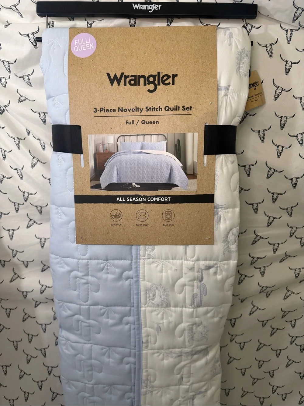 Wrangler Light Blue and White Novelty Stitch Quilt Set